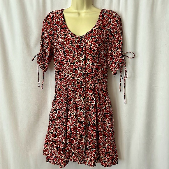 Free People Dresses & Skirts - Free People NWT Super Cute Boho Red/Black Floral Dress ** Size S** 🌸🌸
